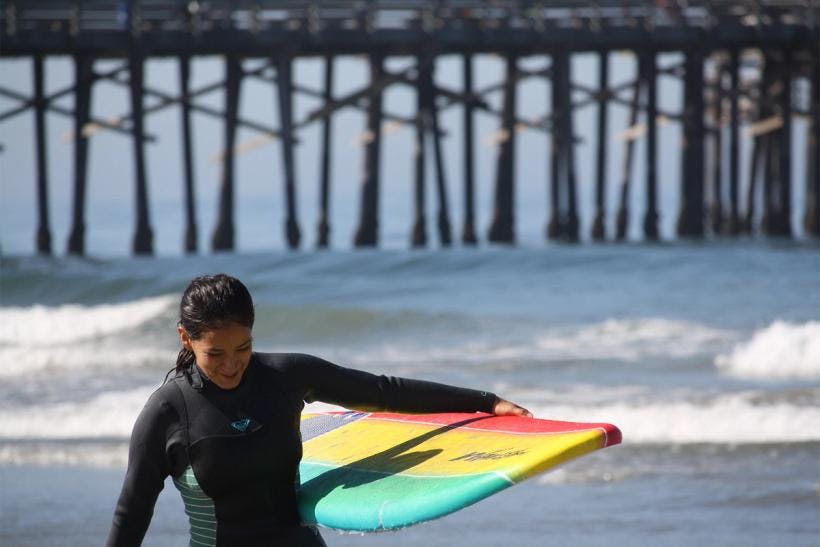 Surfing Con Mi Gente