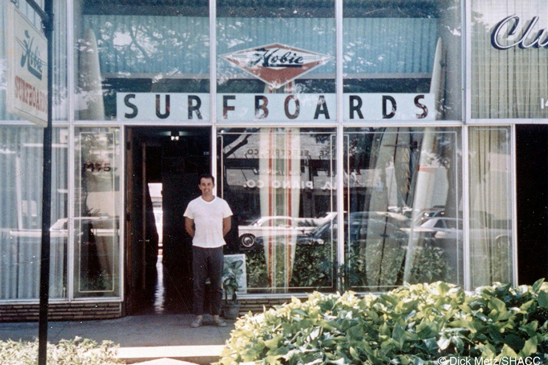 dick metz outside hobie surf shop, honolulu, 1961