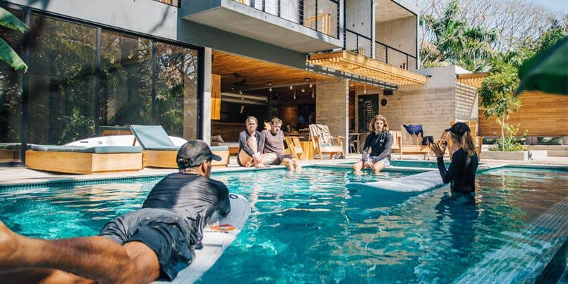 Surf coaching in the pool